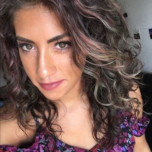 Meet your Posher, Abigail